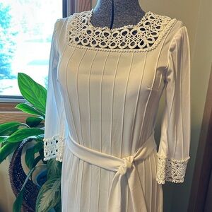 Elegant Vintage Late 1970s Nardis of Dallas White Lace Trim Dress